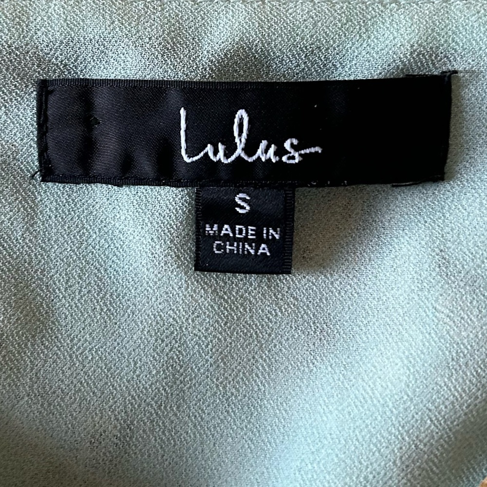 Lulu’s Top - Picture 4 of 4